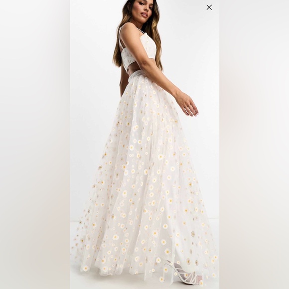 Lace & Beads exclusive tulle bralette and maxi skirt in white Daisy - set - Picture 4 of 8